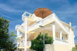 Gojko - 50 m from the beach - A2(6) Hotel, Drasnice