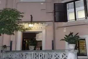 Les Chambres d' or, Rome