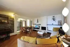 Casa Tuzzi, Carate Urio