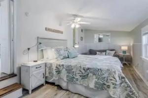 Market Street Retreat 2 Bedroom Home, Rockport