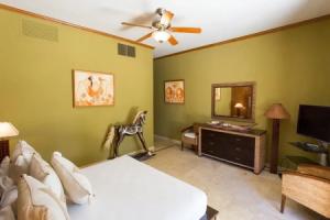 Large 12 000 sq ft 5-bdr Villa for Rent in Cap Cana With Pool Chef Maid, Punta Cana