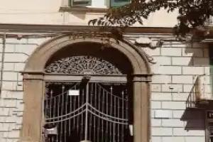 Maison la Mitra, Naples