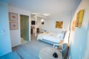 Kratiras View Luxury Suites, Fira