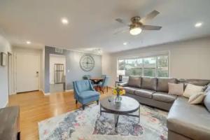 6 Mi to Dtwn: Dog-friendly Home w/ Yard in Tourist base, Tulsa