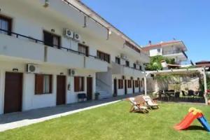 Agorastos Hotel, Kinira