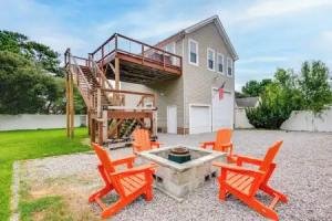 Walk to East Beach: Apt w/ Outdoor Space Apartments, Chesapeake