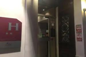 Hotel Hippodrome, Paris