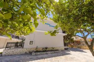 Karras Annex Hotel, Laganas