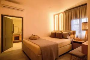 Themis Goddess Cave Suites, Pirgos