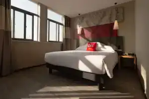 Ibis Guanyun Kowloon Port Water Street Hotel, Hong Kong