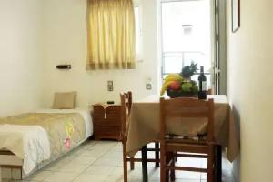 George Apartments, Stalis