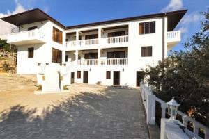 Belyij Dom Guest House, Psyrdzha