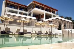 Kouros Stone Suites, Haraki