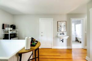 Cincinnati Apartment: 1 Mi to Hyde Park Square!, Cincinnati