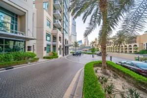 Chic and Zen Apartment, Near Burj Khalifa Tower, Dubai