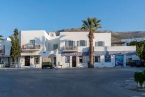Parikia s Crossroad 3 Bedroom House, Parikia