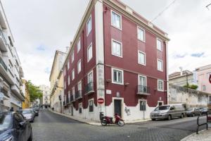 ALTIDO Luxurious 2BR Apt w/workspace n Principe Real, nearby Rato subway Apartments, Lisbon