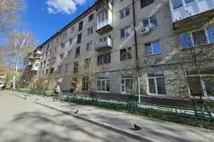 Apartments on Melnikaite street 90A, Tyumen