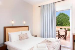 Nikolas Studios Thassos, Chrysi Ammoudia