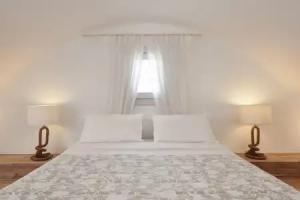 Orabel Suites, Perivolos
