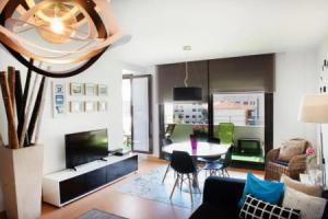 NEW APARTMENT WITH BIG TERRACE 9 Min WALK TO BEACH 6 MIN SUPERMARKET, Coma-Ruga