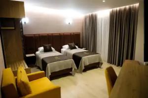 Hotel Dior, Kruja