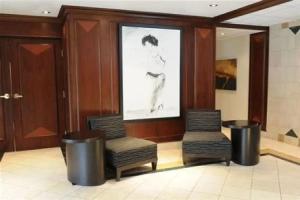 341MacLaren Executive Apartments, Ottawa