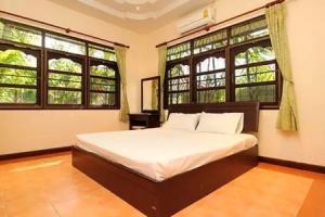 Beautiful Detached House Thai style, Chalong