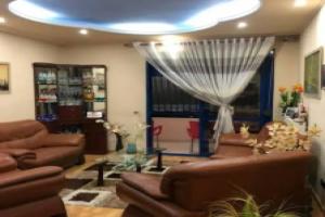 Deluxe & Big Appartment City center Apartments, Fier