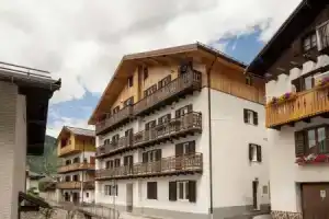 SnowLake Suite & Apartments, Alleghe
