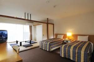 Wisterian Life Club Usami, Ito