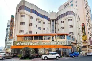 Riviera Hotel by OYO, Manama