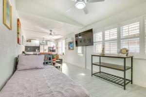 'driftwood Beach Suite' - Walk to Clearwater Bch Hotel, Clearwater Beach