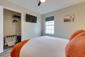 Charming Vacation Rental Near Beach! Tourist base, Biloxi