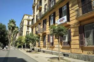Terno su Napoli B&B, Naples