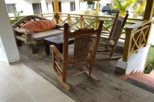 Villa de Colores By Hospedify- 3 villas para 36 personas con Piscina, Cancha, Jacuzzi, y Gazebo, Jarabacoa