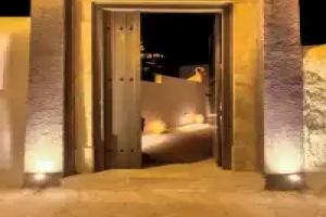 Pasithea Luxury Suites, Megalokhori