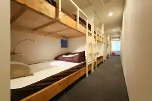Roots Hostel, Osaka