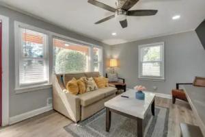 4 Mi to World Cup! Cutest Venetian Hills Cottage, Atlanta