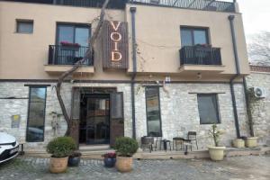 Void Hotel, Urla