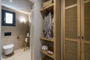 Topos Suites, Lassi