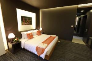 T hotel, Yangon