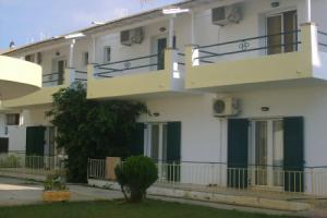Cavo D'Oro Apartments, Kavos