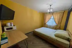 Uyut, Zarinsk