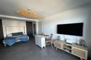 *Blue Sea Studio * At the beach, Altea