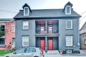 2BR Apt With Netflix Access to Rooftop Terrace Apartments, Ottawa