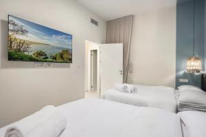 Garden& Rooftop Beachfront Apartment, Nahariyya