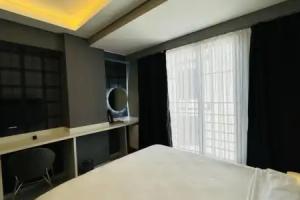 El Baboos Hotel, Van