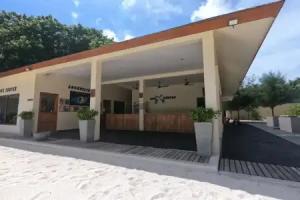 Reethi Faru Resort Hotel, Raa Atoll