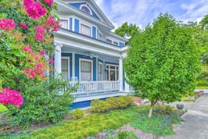 Elegant Home w/ Porch, Walk Downtown! Tourist base, Raleigh